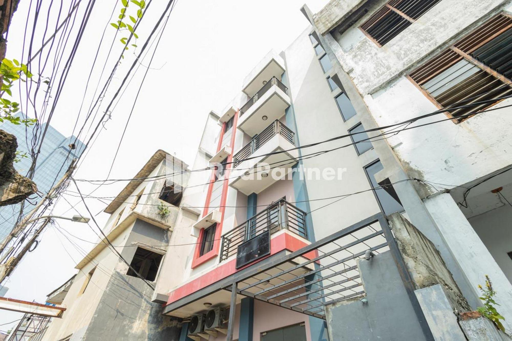 Star Hotel Jaksa Mitra Reddoorz Jakarta Exterior foto
